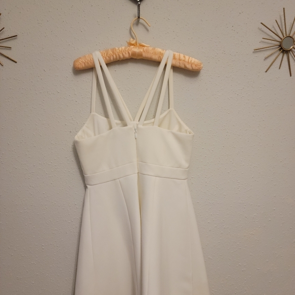 White BCBG dress - Picture 3 of 3